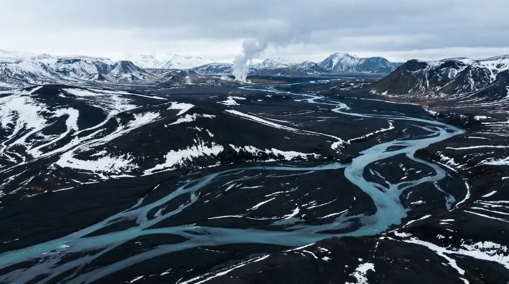 Alien Earth vs. Frozen Kingdom